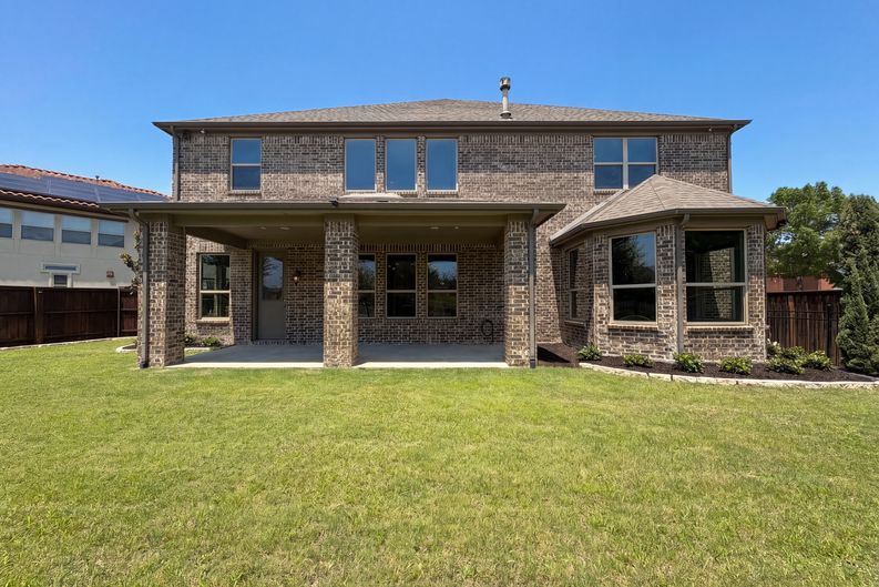 Photo 5 of 42 of 7221 Durand Dr, Irving, TX