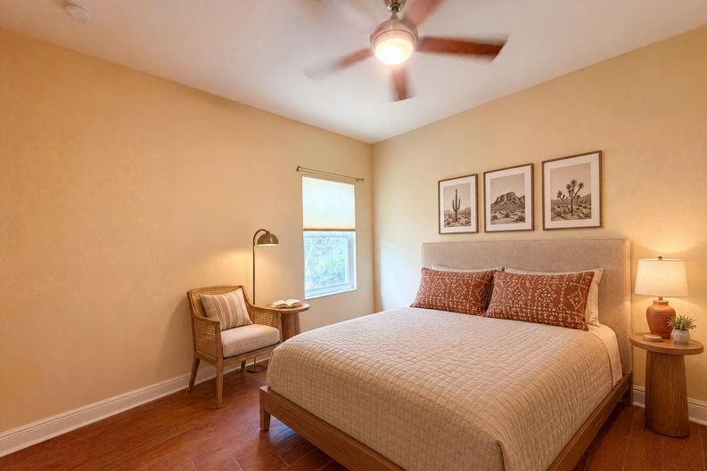 Photo 13 of 24 of 1121 Thornbury Dr, Parrish, FL