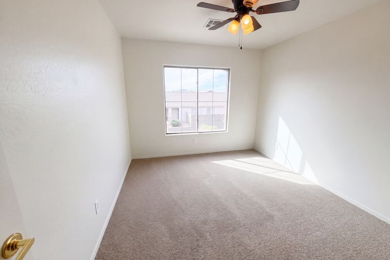 Photo 16 of 40 of 2464 W Warren Dr, Anthem, AZ