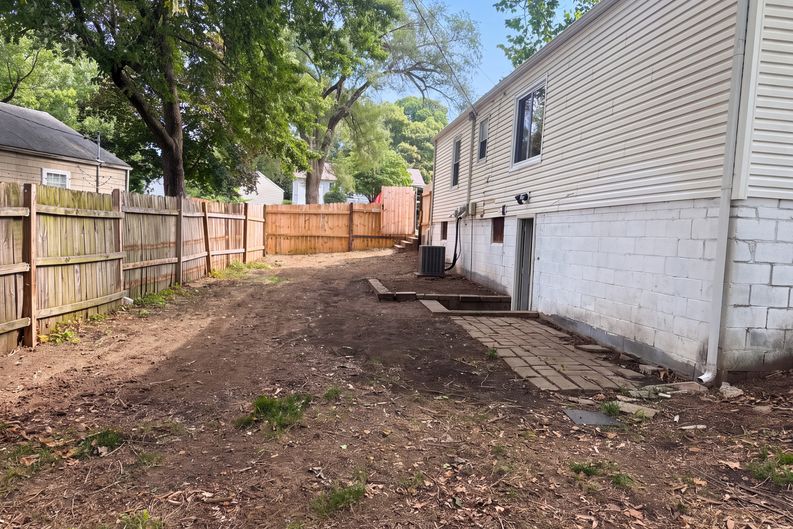 Photo 16 of 22 of 5419 Roe Blvd, Roeland Park, KS