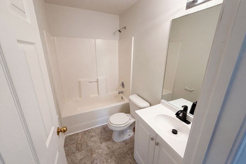 Photo 15 of 21 of 6126 Hickory Lane Dr, Union City, GA
