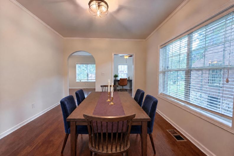 Photo 9 of 21 of 1773 Sylvan Rd SW, Atlanta, GA