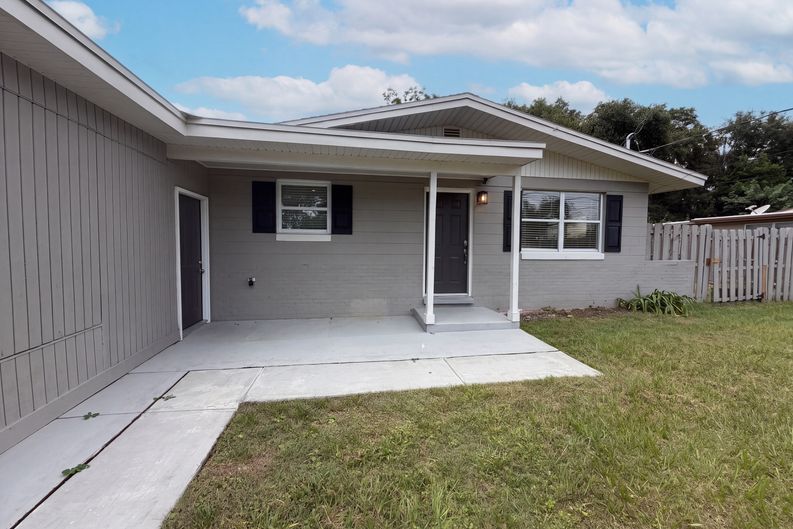 Photo 22 of 25 of 4406 Lane Ave S, Jacksonville, FL