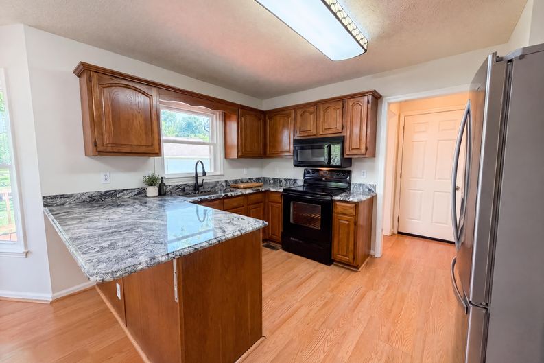 Photo 17 of 23 of 953 Pleasant Run Rd, Smyrna, TN