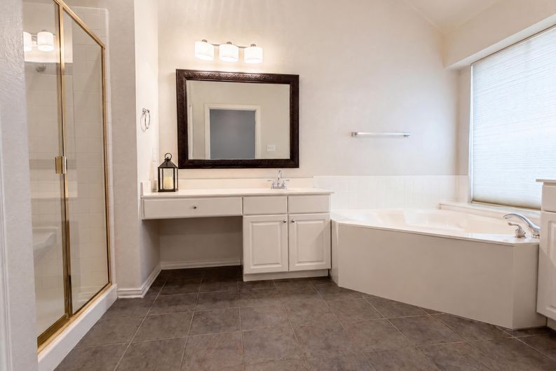 Photo 7 of 17 of 1441 Forest Oaks Ct, Frisco, TX