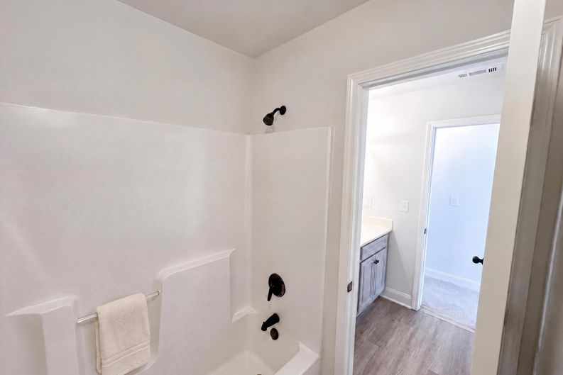 Photo 19 of 26 of 4025 Village Crossing Cir, Ellenwood, GA