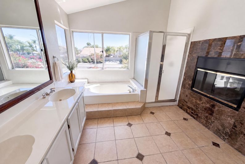 Photo 15 of 25 of 8932 Mesa Oak Dr, Riverside, CA
