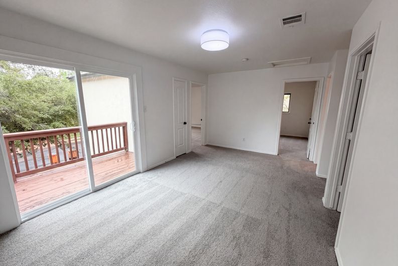 Photo 12 of 20 of 5406 S Hearsey Dr, Austin, TX