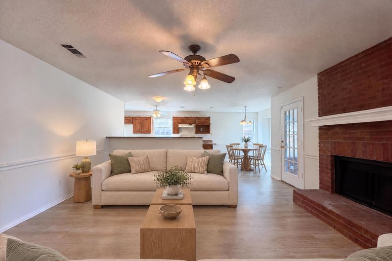 Photo 7 of 21 of 1423 New Haven Dr, Mansfield, TX