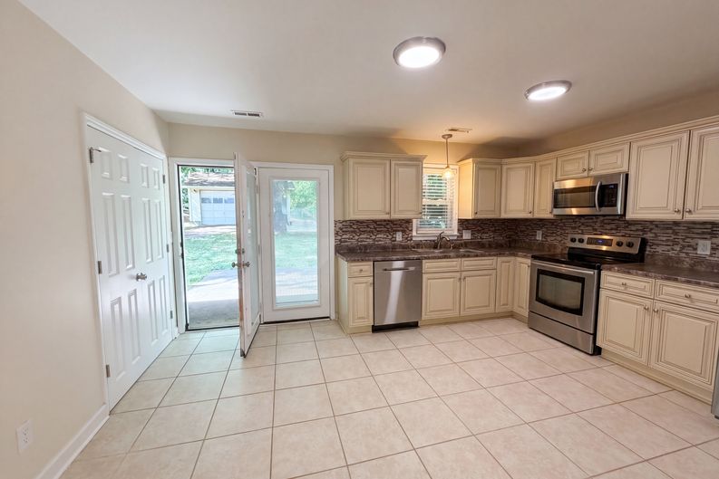 Photo 6 of 16 of 2815 Midpines Dr, Winston Salem, NC