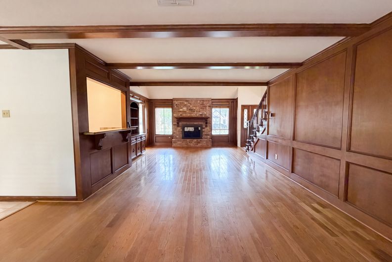 Photo 3 of 27 of 5615 Spanish Oak Dr, Houston, TX