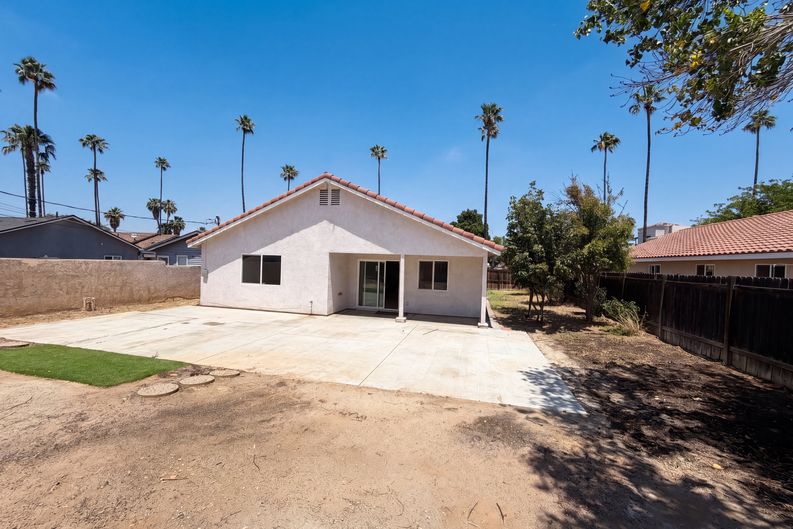 Photo 5 of 14 of 1774 7th St, Riverside, CA