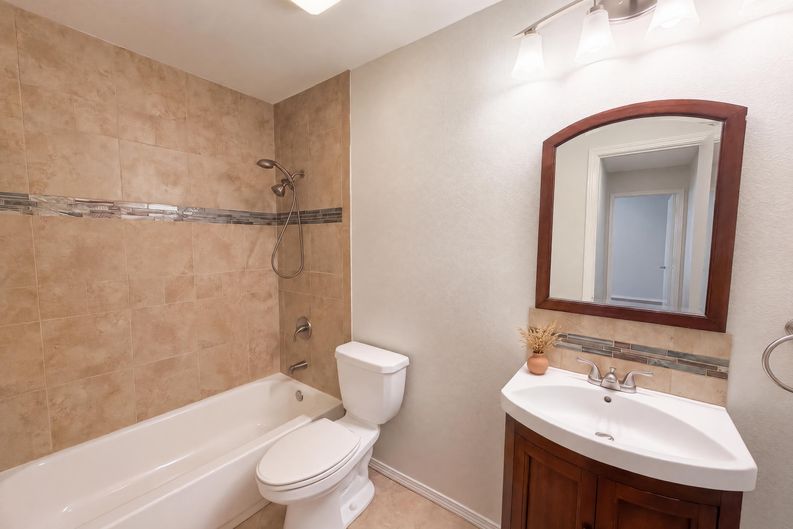 Photo 15 of 18 of 502 Anice Ln, Euless, TX