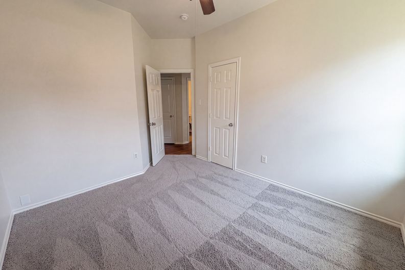 Photo 11 of 21 of 324 Cascade Dr, Red Oak, TX