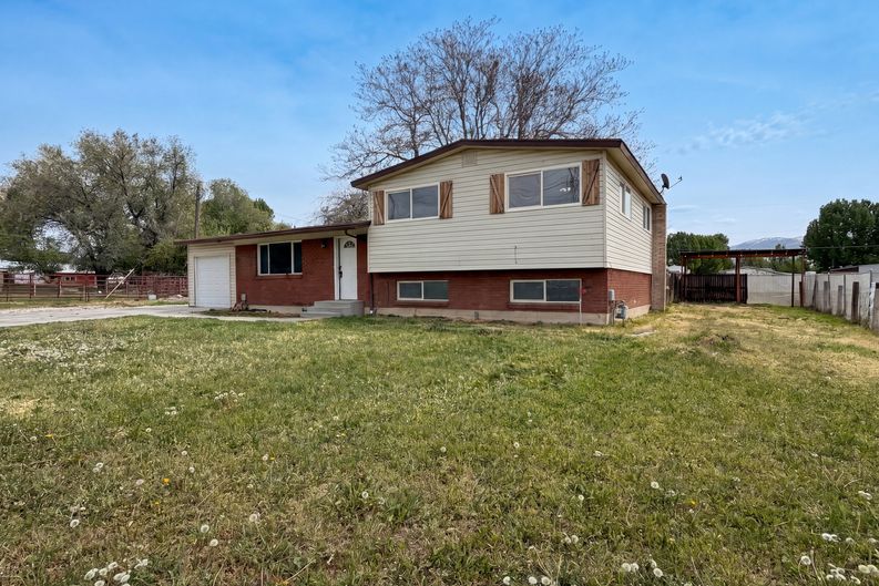 Photo 17 of 21 of 408 N 1500 W, Clinton, UT