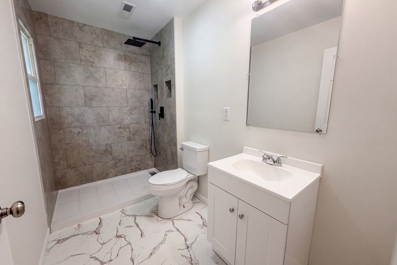 Photo 9 of 18 of 1110 Stuart Dr, Moncks Corner, SC