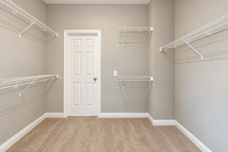 Photo 10 of 23 of 4897 Arena Ct, Liberty Twp, OH