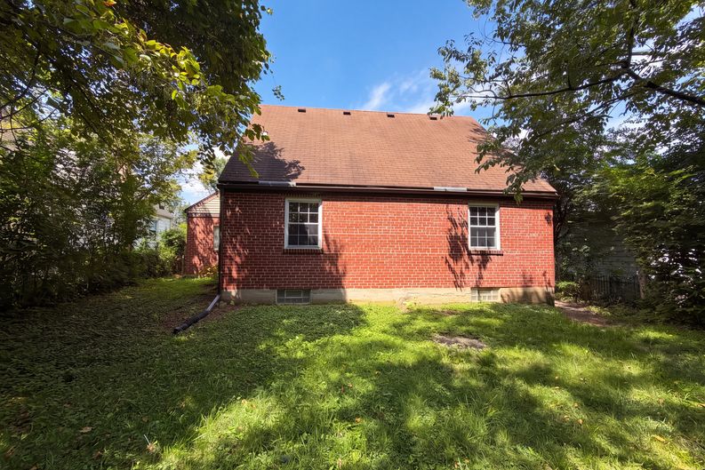 Photo 5 of 21 of 1304 Coolidge Ave, Cincinnati, OH