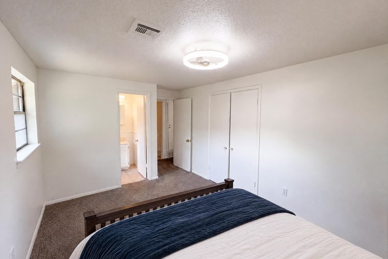 Photo 4 of 24 of 1513 N Bradley Ave, Oklahoma City, OK