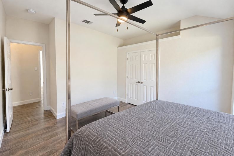 Photo 16 of 25 of 2830 Beacon Hill Dr, Rockwall, TX