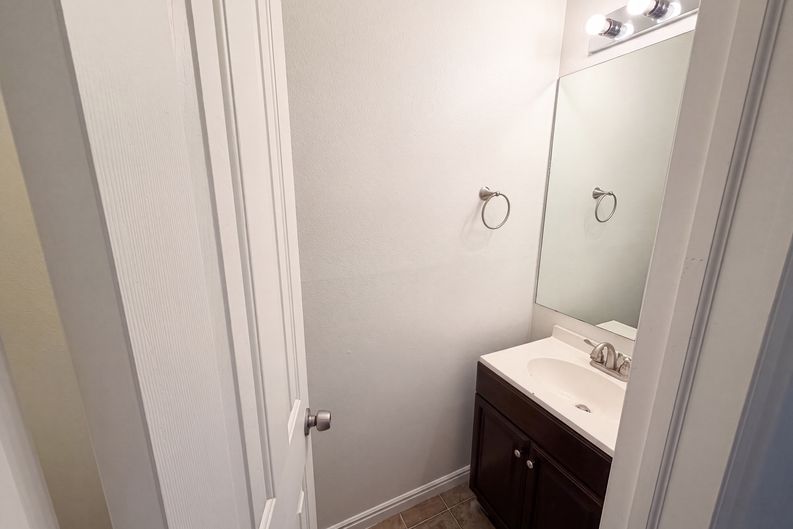 Photo 11 of 20 of 6943 W Bamburgh Way, West Valley City, UT