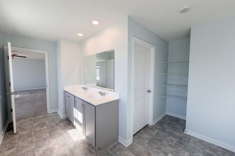 Photo 15 of 22 of 6454 Faulkner Dr, North Chesterfield, VA