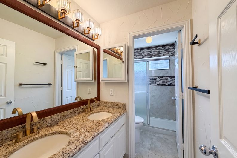 Photo 19 of 33 of 1429 Greenbriar Dr, Allen, TX