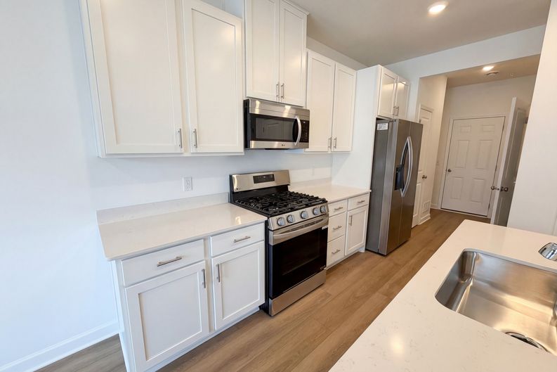 Photo 8 of 22 of 3022 Basswood St, Little Canada, MN