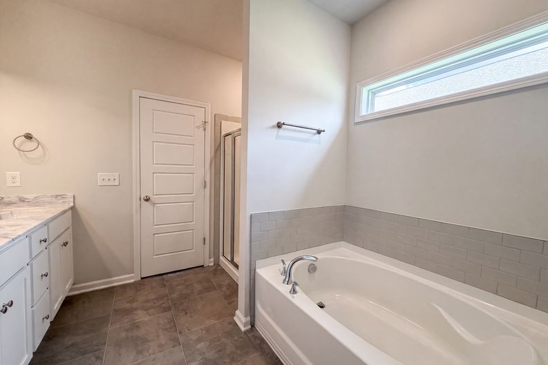 Photo 16 of 23 of 734 Mitscher Dr, Spring Hill, TN