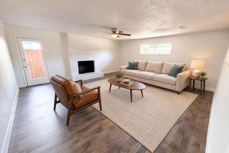 Photo 3 of 23 of 8540 Foxwood Ln, Dallas, TX
