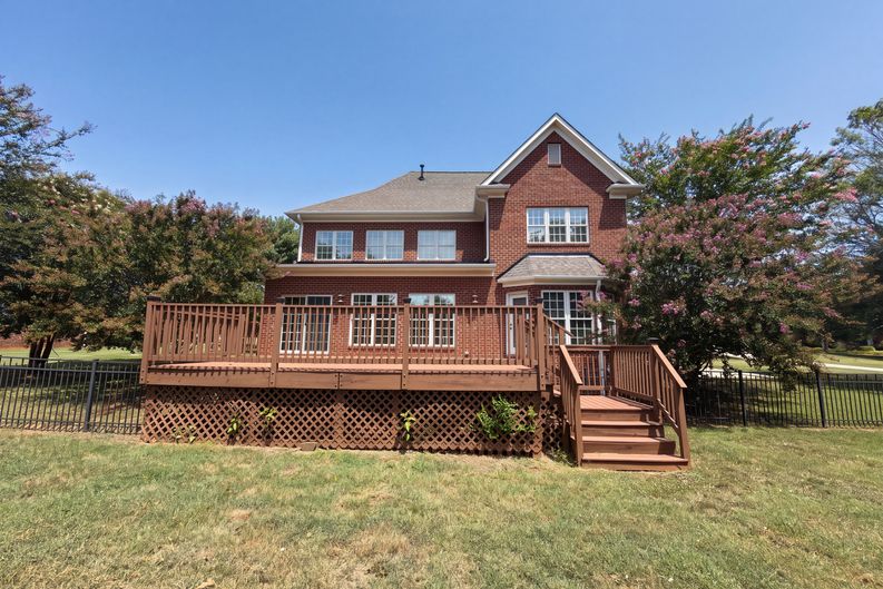 Photo 5 of 22 of 9721 Arlington Oaks Dr, Charlotte, NC