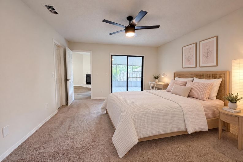 Photo 8 of 23 of 8048 Kilwinning Ln, Jacksonville, FL