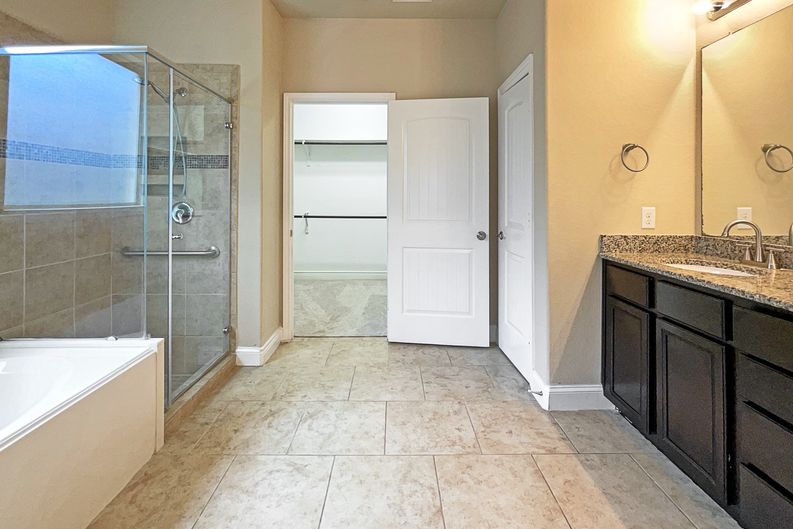Photo 10 of 27 of 24542 N Denham Ridge Ln, Spring, TX