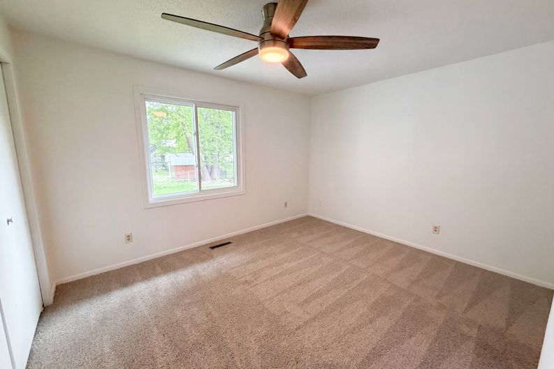 Photo 4 of 24 of 11878 100th Pl N, Maple Grove, MN