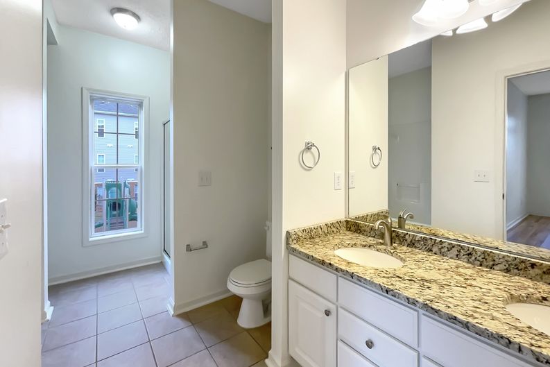 Photo 11 of 16 of 2501 Huntscroft Ln, Raleigh, NC