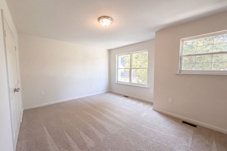 Photo 15 of 41 of 10654 Quillback St, Waldorf, MD