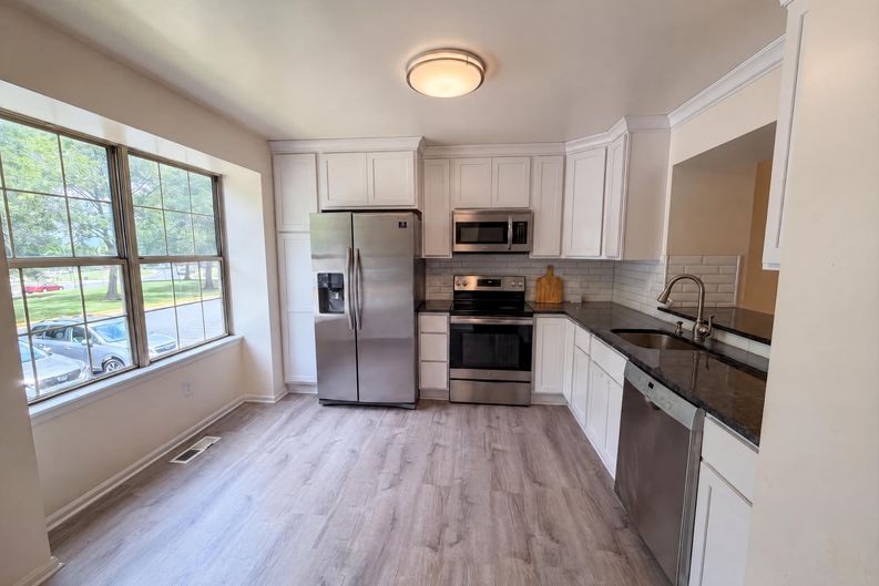 Photo 7 of 48 of 8641 Centerton Ln, Manassas, VA