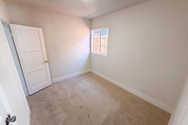 Photo 12 of 27 of 15343 Pimenta Ave, Paramount, CA