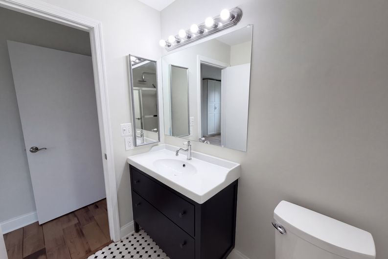 Photo 12 of 25 of 7904 Saddlehorn Ct, Manassas, VA