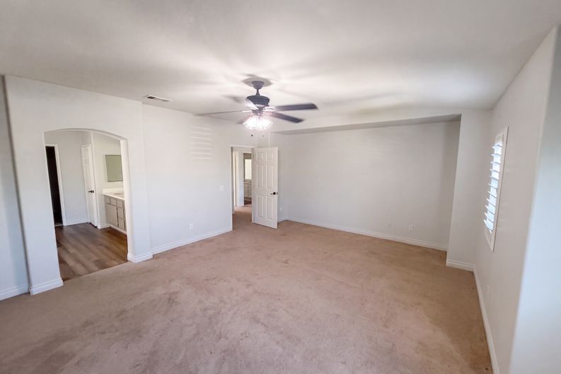 Photo 4 of 26 of 5105 Mendip St, Oceanside, CA