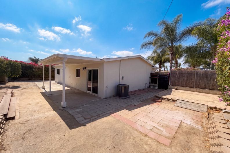 Photo 5 of 20 of 3924 Grandon Ave, San Marcos, CA