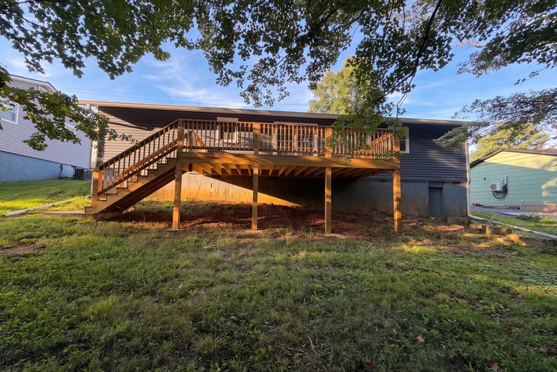Photo 5 of 27 of 7301 Meadowbrook Cir, Knoxville, TN