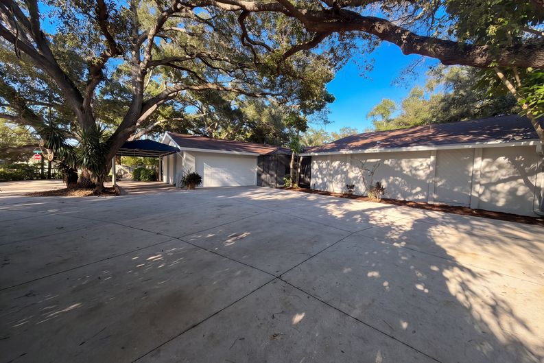 Photo 41 of 43 of 3705 Malec Cir, Sarasota, FL