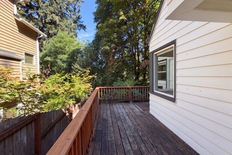 Photo 21 of 26 of 605 Ash St, Lake Oswego, OR