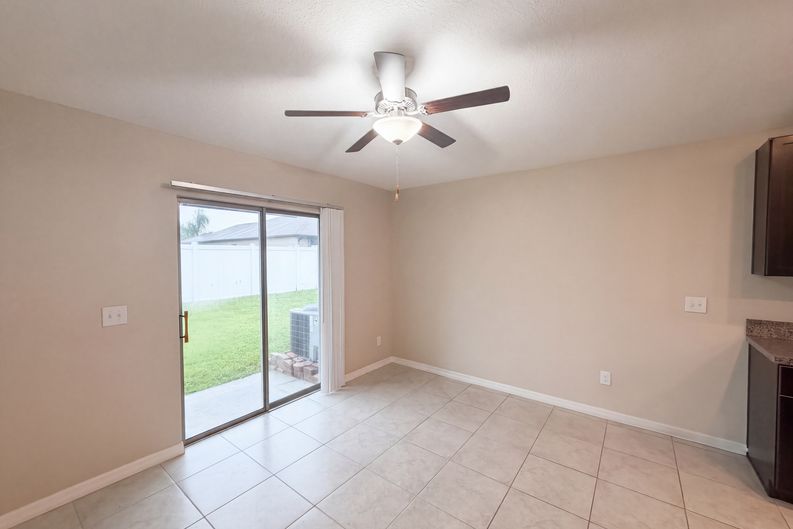 Photo 6 of 35 of 39693 Harvest Creek Ln, Zephyrhills, FL