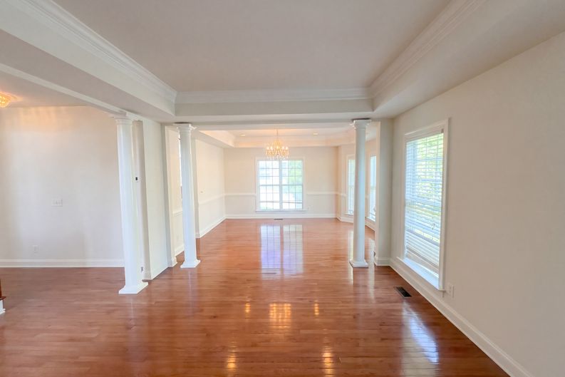 Photo 9 of 35 of 4993 Winding Ridge Dr, Greensboro, NC