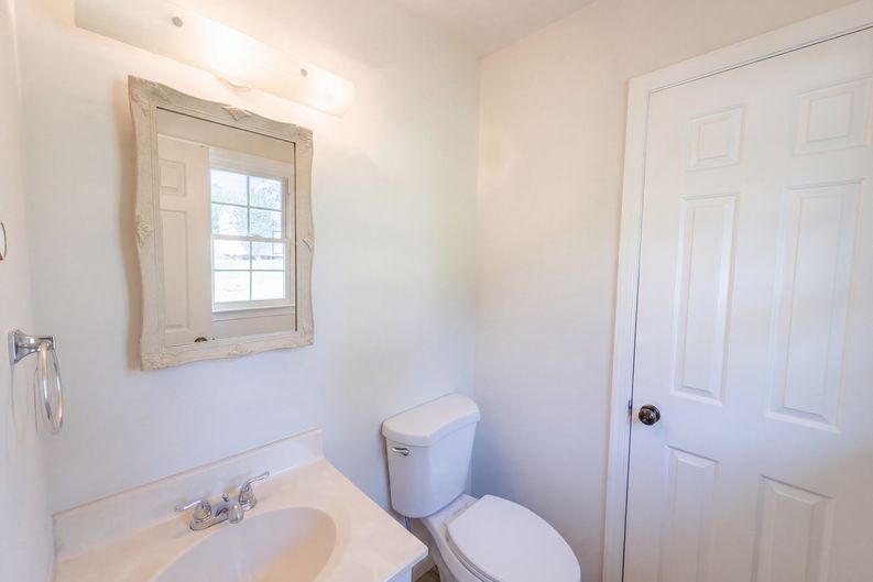Photo 16 of 20 of 3221 Meadow Ln, Winston Salem, NC