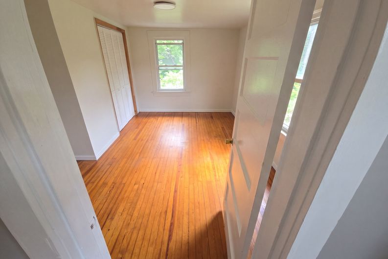 Photo 10 of 19 of 3209 Swan Pl, Lynchburg, VA