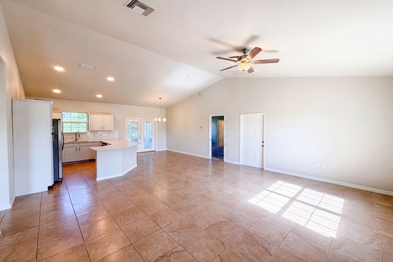 Photo 3 of 19 of 2925 N Lowell Rd, Avon Park, FL