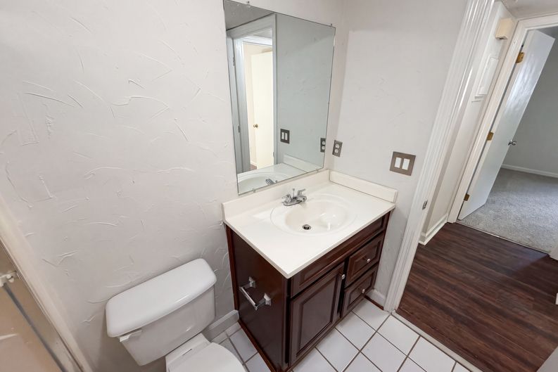 Photo 18 of 20 of 2020 Stoney Point Ln, Charlotte, NC